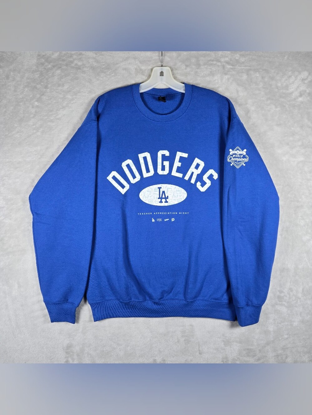 Los Angeles Dodgers Sweater Mens Medium Blue Teacher Appreciation Night 2024 SGA